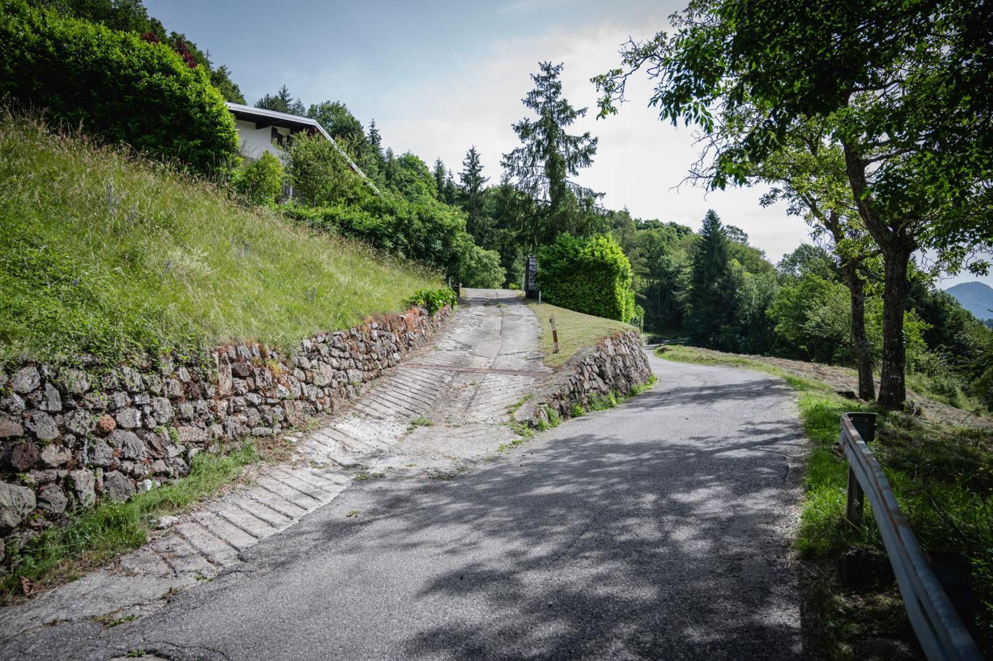 Villa Tra Montagna E Laghi 14 Posti كْروني المظهر الخارجي الصورة